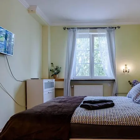 Stara 7, Old Town/250 M From Barbican Hotel *