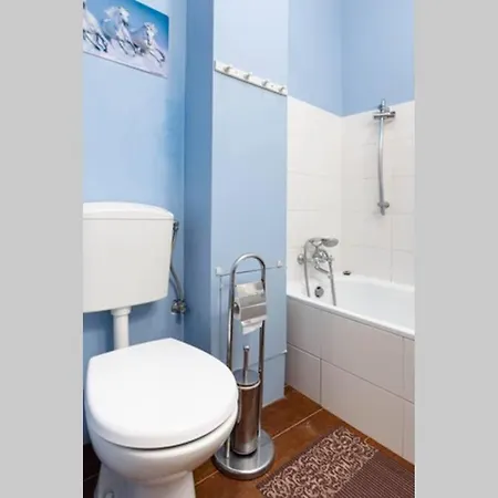 فندق Stara 7, Old Town/250 M From Barbican